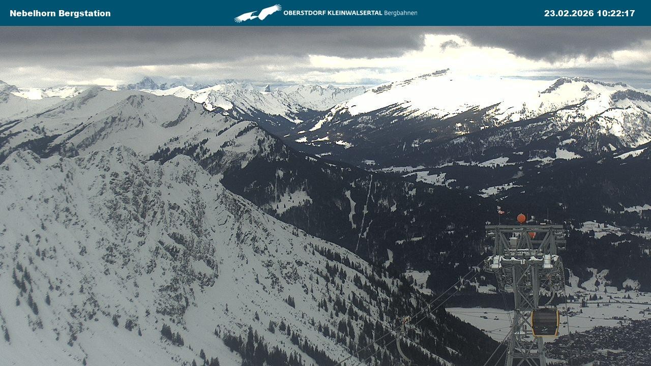 Archiv Foto Webcam Blick von der "Höfatsblick" Bergstation ins Tal