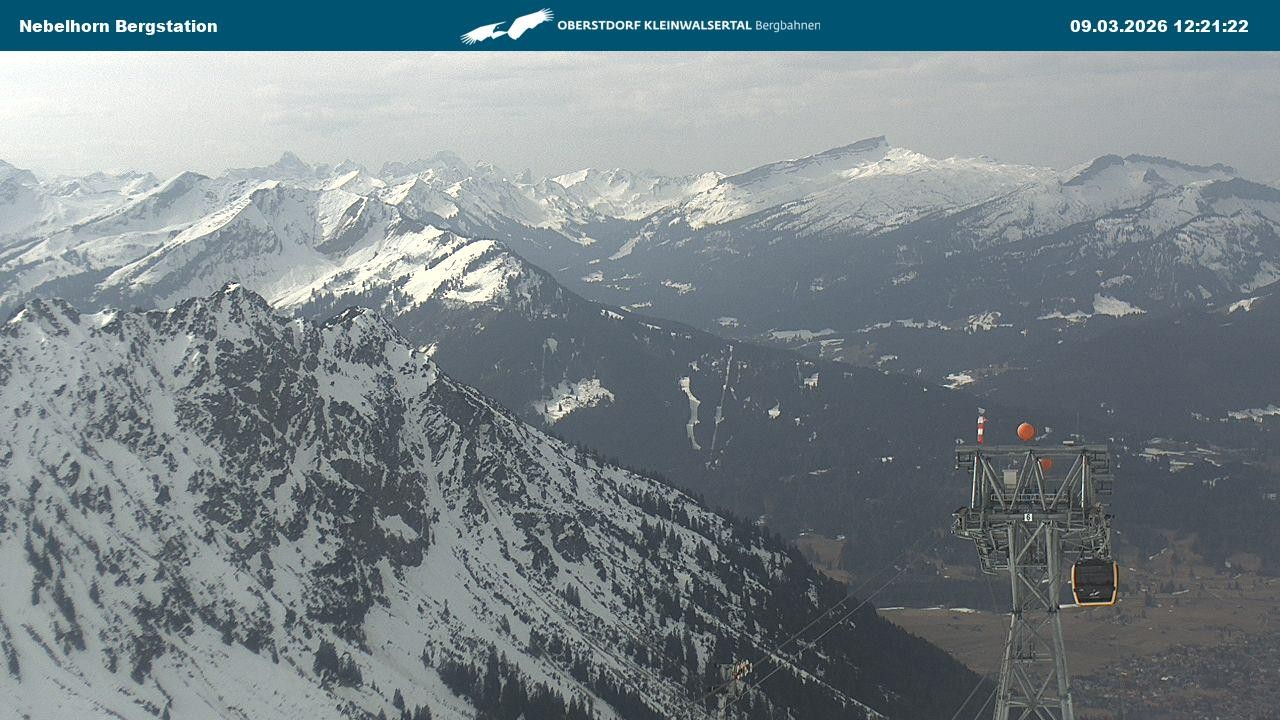 Archiv Foto Webcam Blick von der "Höfatsblick" Bergstation ins Tal