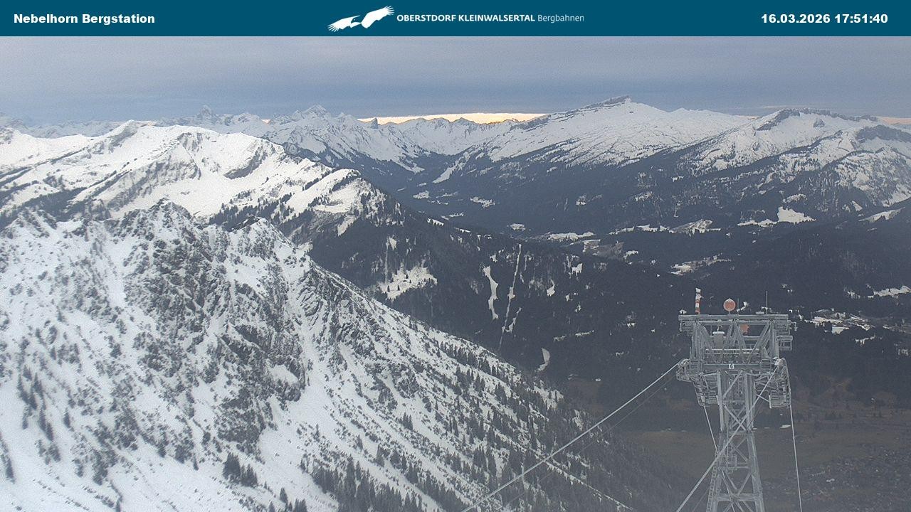 Archiv Foto Webcam Blick von der "Höfatsblick" Bergstation ins Tal
