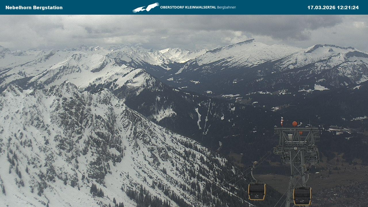 Archiv Foto Webcam Blick von der "Höfatsblick" Bergstation ins Tal