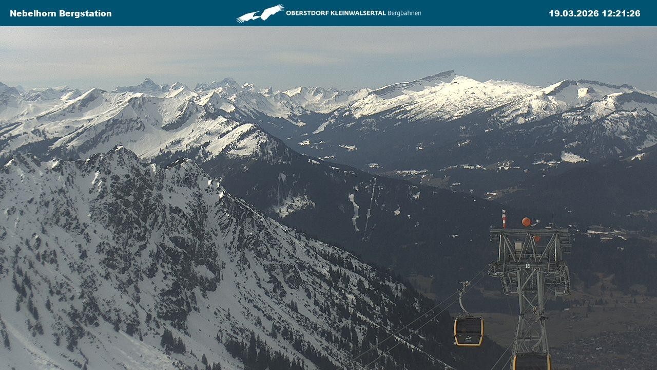 Archiv Foto Webcam Blick von der "Höfatsblick" Bergstation ins Tal