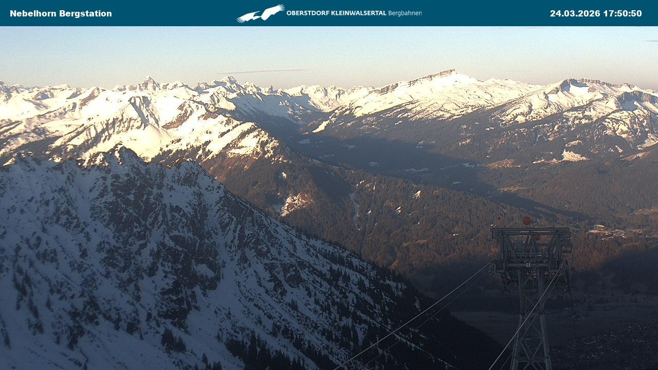 Archiv Foto Webcam Blick von der "Höfatsblick" Bergstation ins Tal