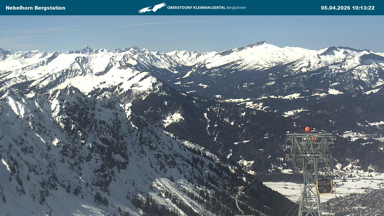 Archiv Foto Webcam Blick von der "Höfatsblick" Bergstation ins Tal