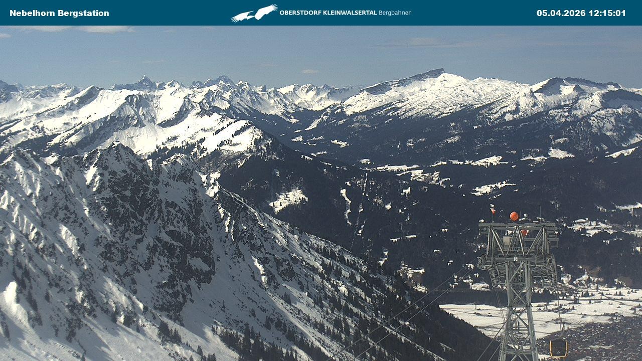 Archiv Foto Webcam Blick von der "Höfatsblick" Bergstation ins Tal