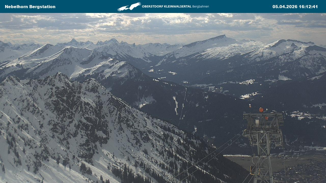 Archiv Foto Webcam Blick von der "Höfatsblick" Bergstation ins Tal