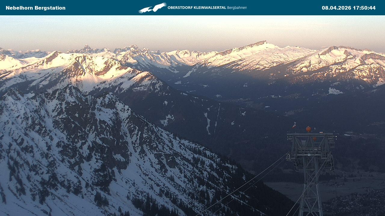 Archiv Foto Webcam Blick von der "Höfatsblick" Bergstation ins Tal