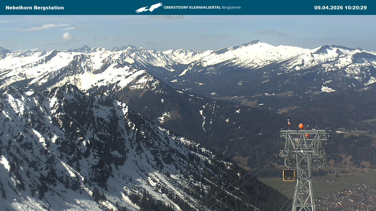 Archiv Foto Webcam Blick von der "Höfatsblick" Bergstation ins Tal