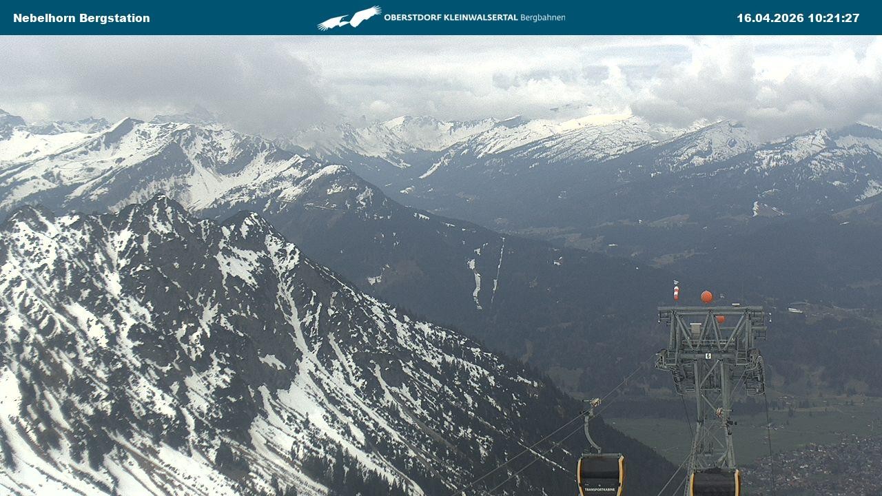 Archiv Foto Webcam Blick von der "Höfatsblick" Bergstation ins Tal