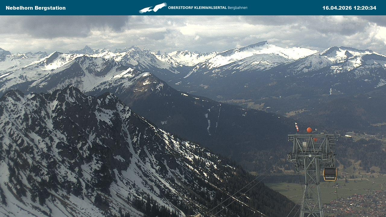 Archiv Foto Webcam Blick von der "Höfatsblick" Bergstation ins Tal
