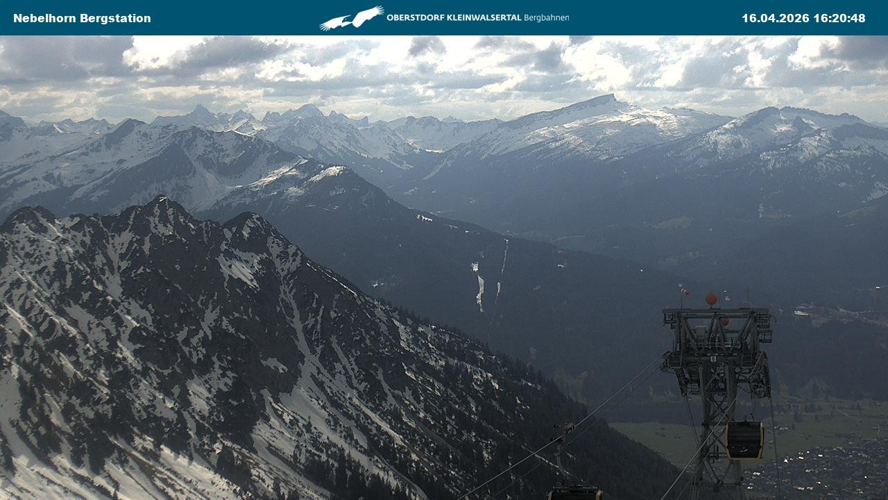 Archiv Foto Webcam Blick von der "Höfatsblick" Bergstation ins Tal