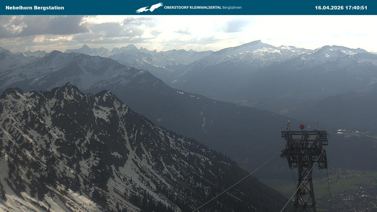 Archiv Foto Webcam Blick von der "Höfatsblick" Bergstation ins Tal