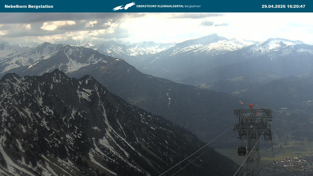 Archiv Foto Webcam Blick von der "Höfatsblick" Bergstation ins Tal
