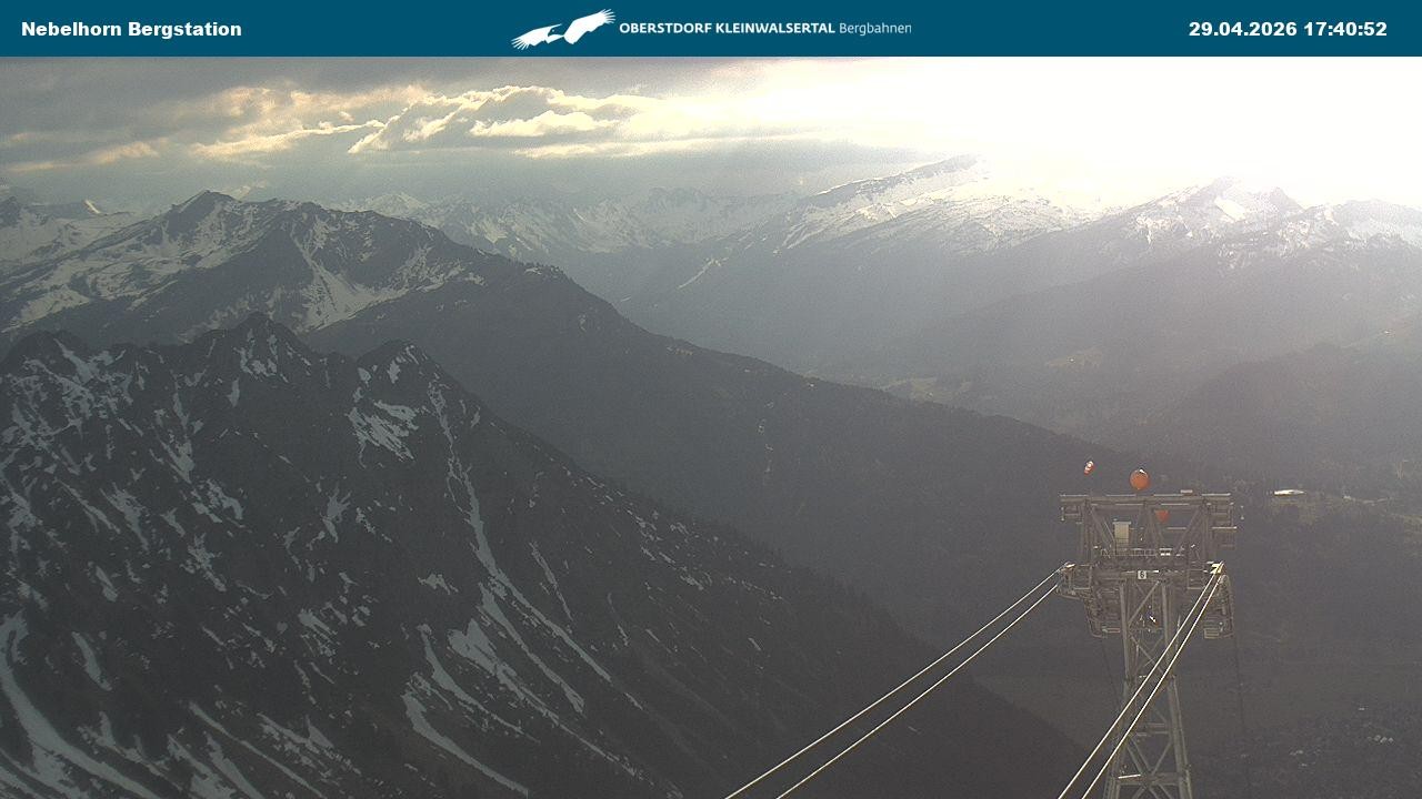 Archiv Foto Webcam Blick von der "Höfatsblick" Bergstation ins Tal