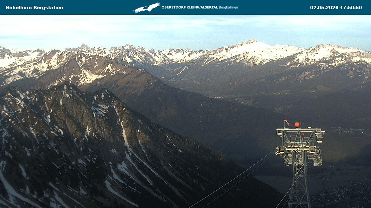 Archiv Foto Webcam Blick von der "Höfatsblick" Bergstation ins Tal
