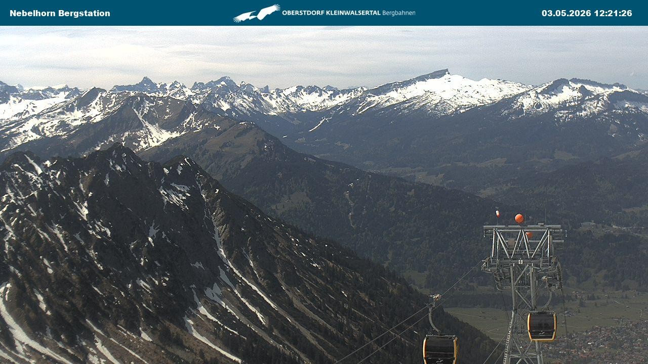 Archiv Foto Webcam Blick von der "Höfatsblick" Bergstation ins Tal