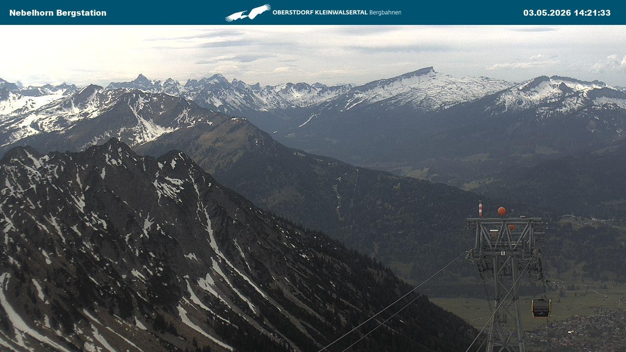 Archiv Foto Webcam Blick von der "Höfatsblick" Bergstation ins Tal