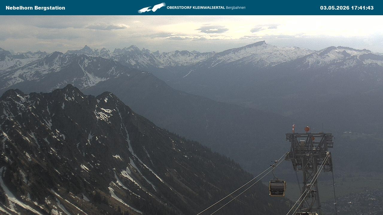 Archiv Foto Webcam Blick von der "Höfatsblick" Bergstation ins Tal