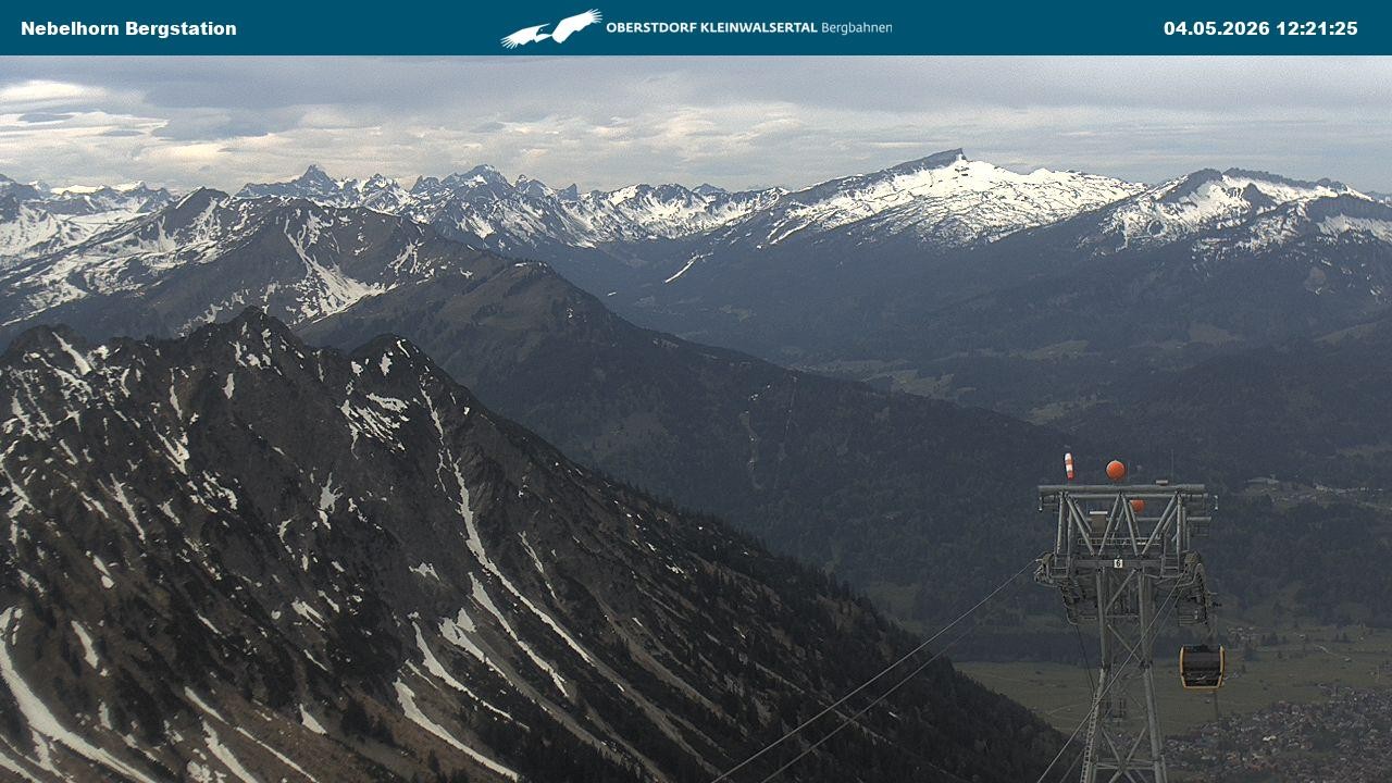Archiv Foto Webcam Blick von der "Höfatsblick" Bergstation ins Tal