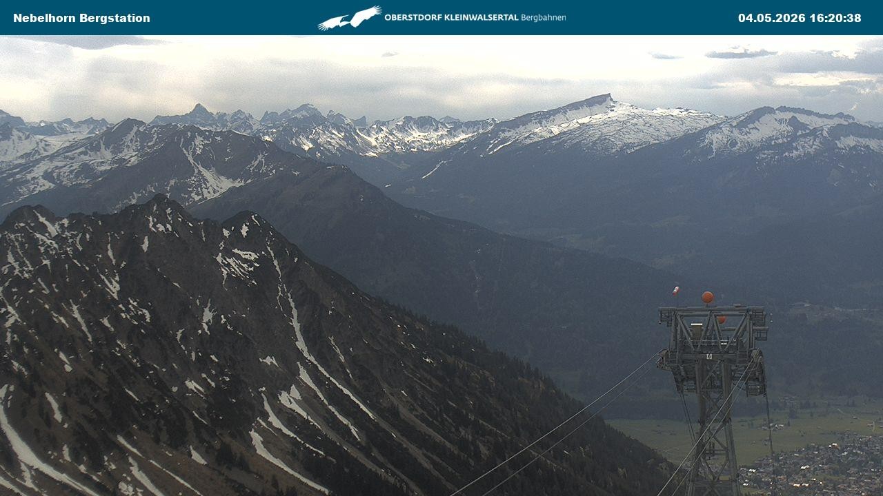 Archiv Foto Webcam Blick von der "Höfatsblick" Bergstation ins Tal