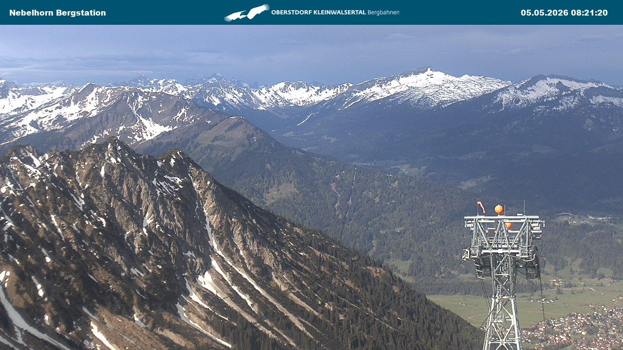 Archiv Foto Webcam Blick von der "Höfatsblick" Bergstation ins Tal