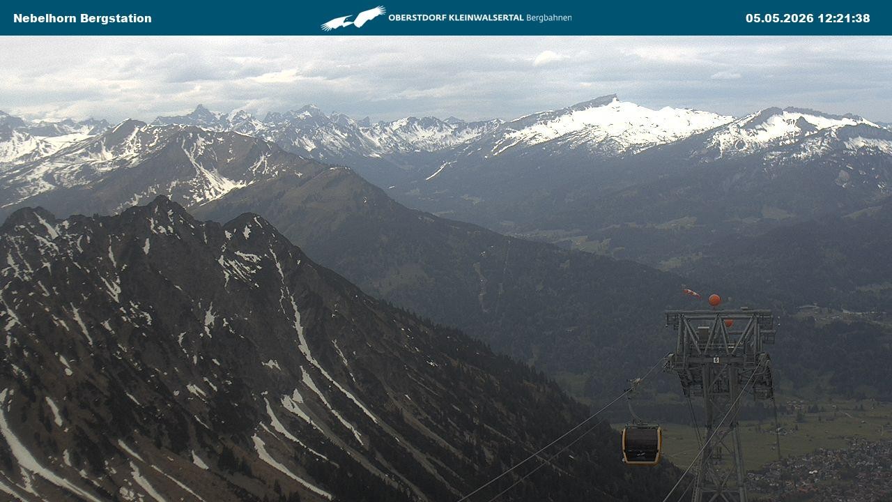 Archiv Foto Webcam Blick von der "Höfatsblick" Bergstation ins Tal