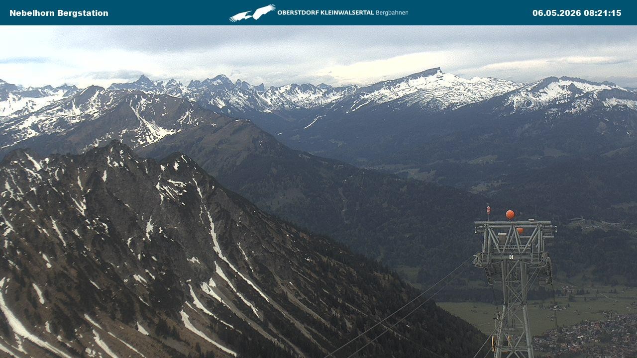 Archiv Foto Webcam Blick von der "Höfatsblick" Bergstation ins Tal