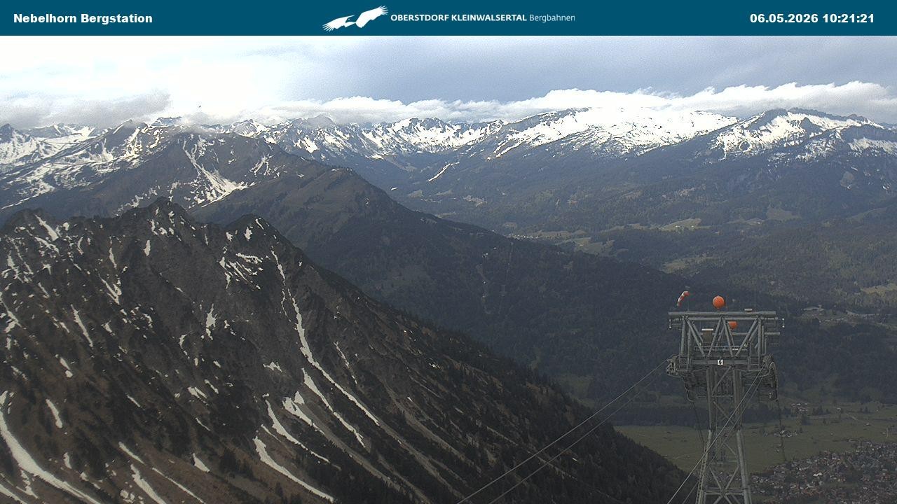 Archiv Foto Webcam Blick von der "Höfatsblick" Bergstation ins Tal