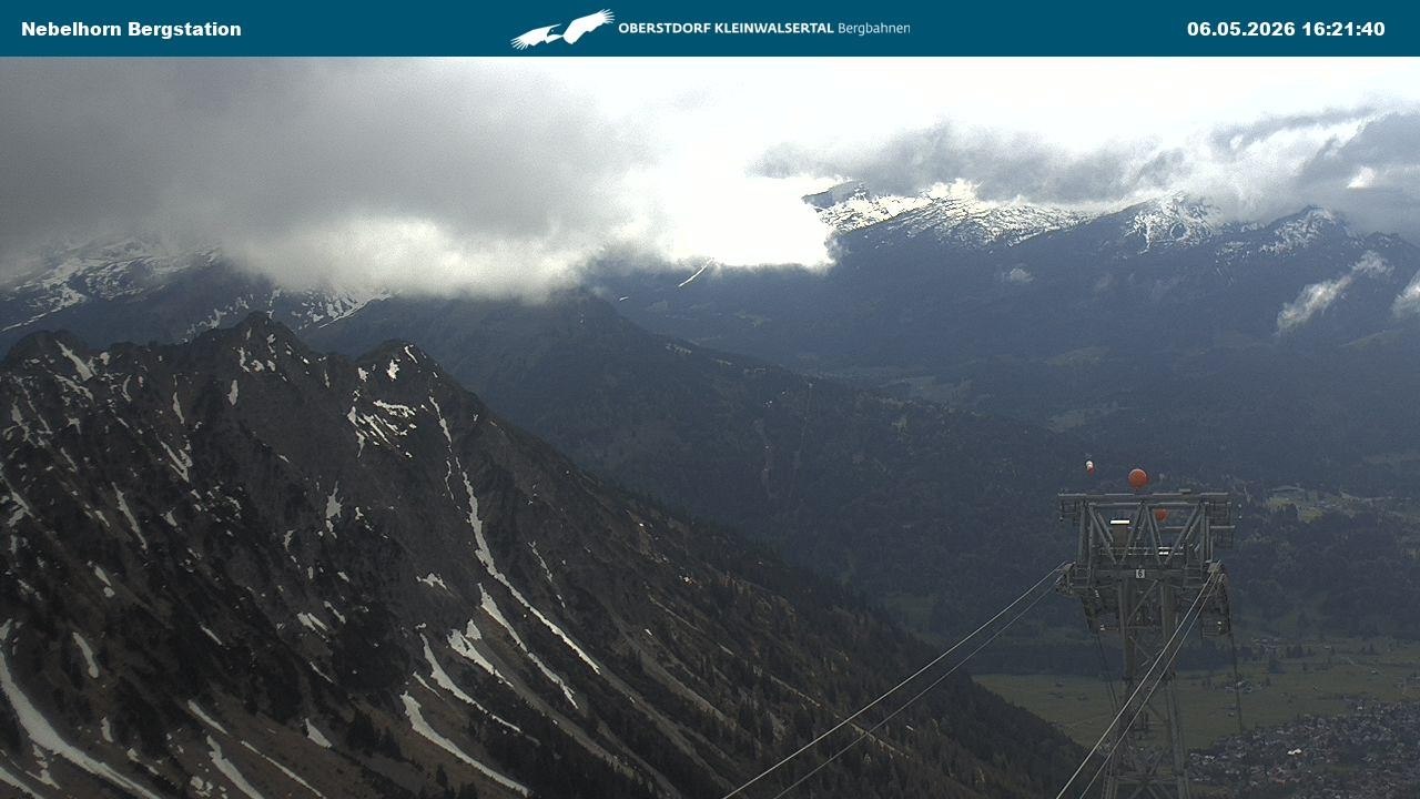 Archiv Foto Webcam Blick von der "Höfatsblick" Bergstation ins Tal