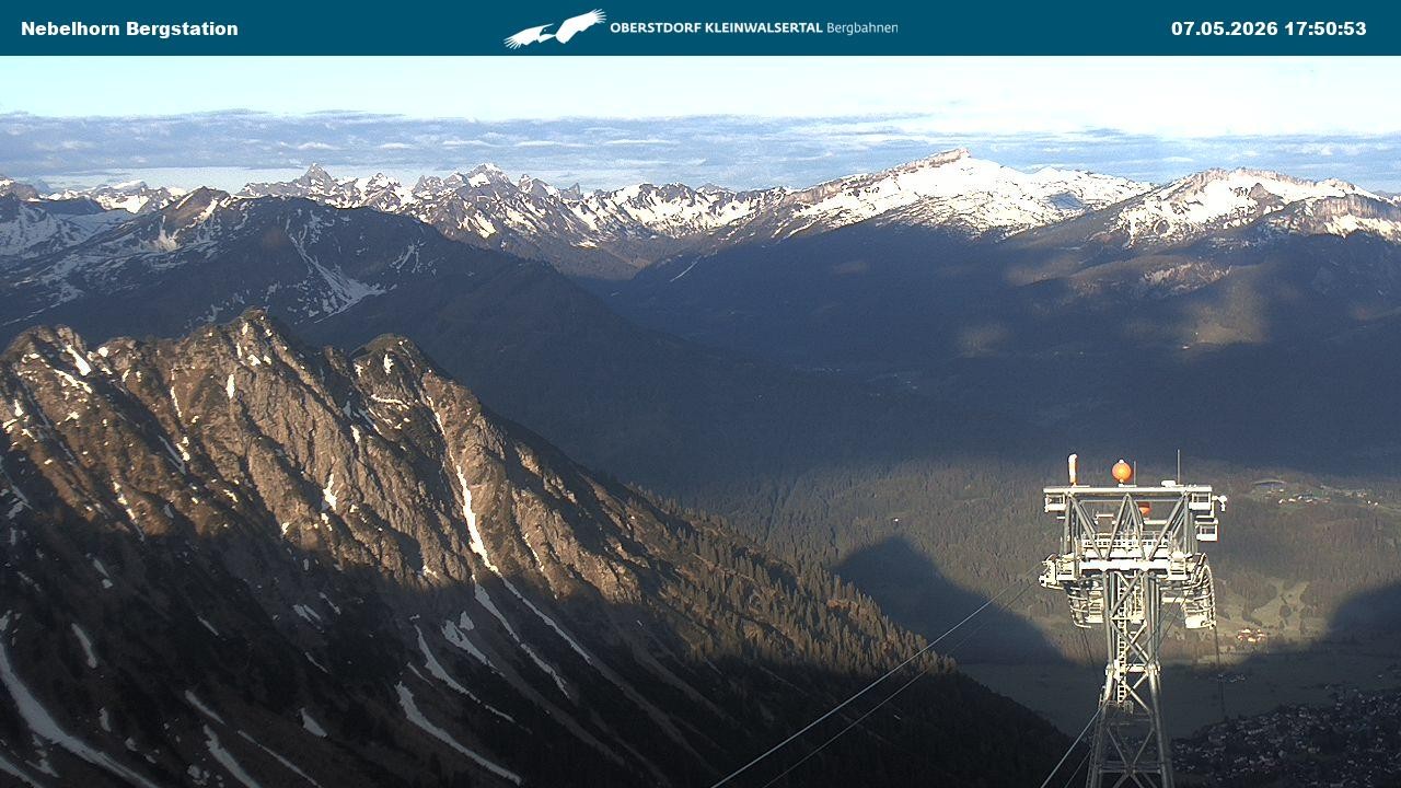 Archiv Foto Webcam Blick von der "Höfatsblick" Bergstation ins Tal
