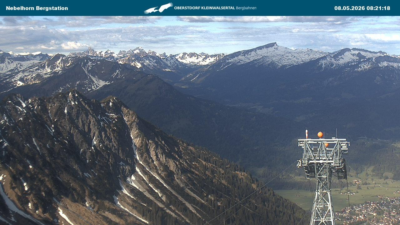 Archiv Foto Webcam Blick von der "Höfatsblick" Bergstation ins Tal