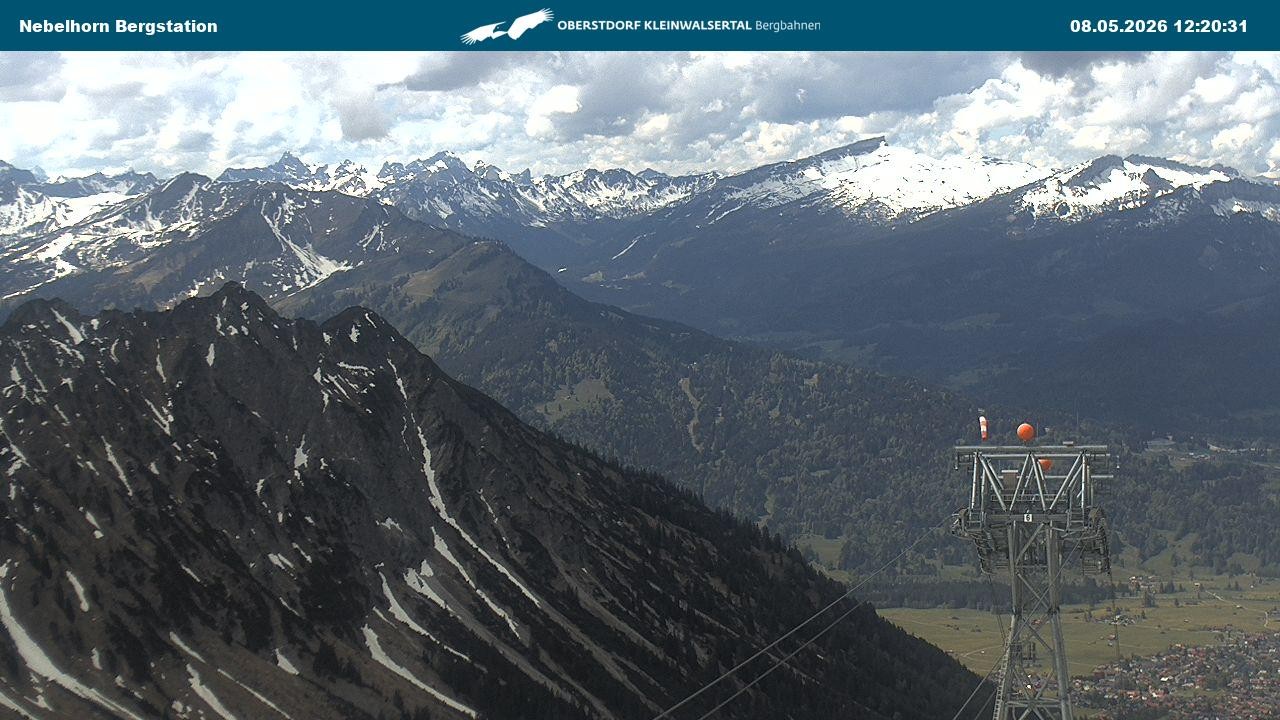 Archiv Foto Webcam Blick von der "Höfatsblick" Bergstation ins Tal