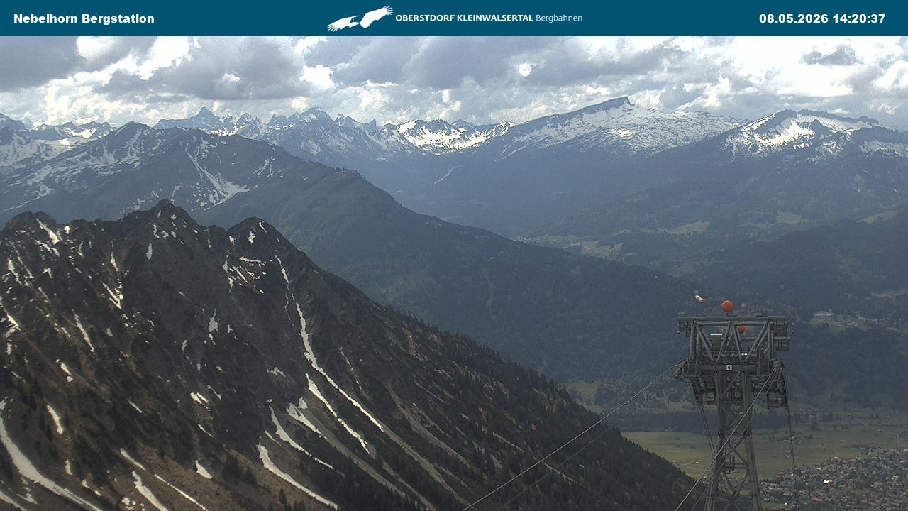 Archiv Foto Webcam Blick von der "Höfatsblick" Bergstation ins Tal