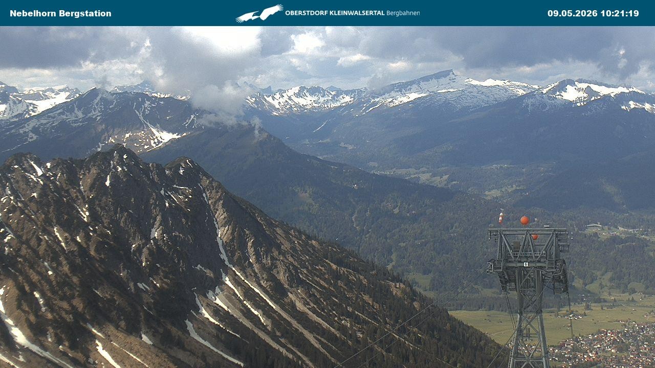 Archiv Foto Webcam Blick von der "Höfatsblick" Bergstation ins Tal
