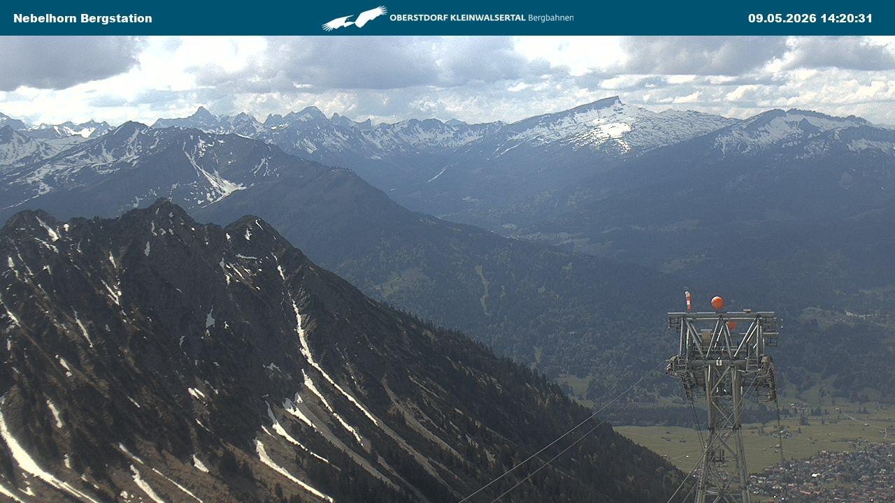 Archiv Foto Webcam Blick von der "Höfatsblick" Bergstation ins Tal