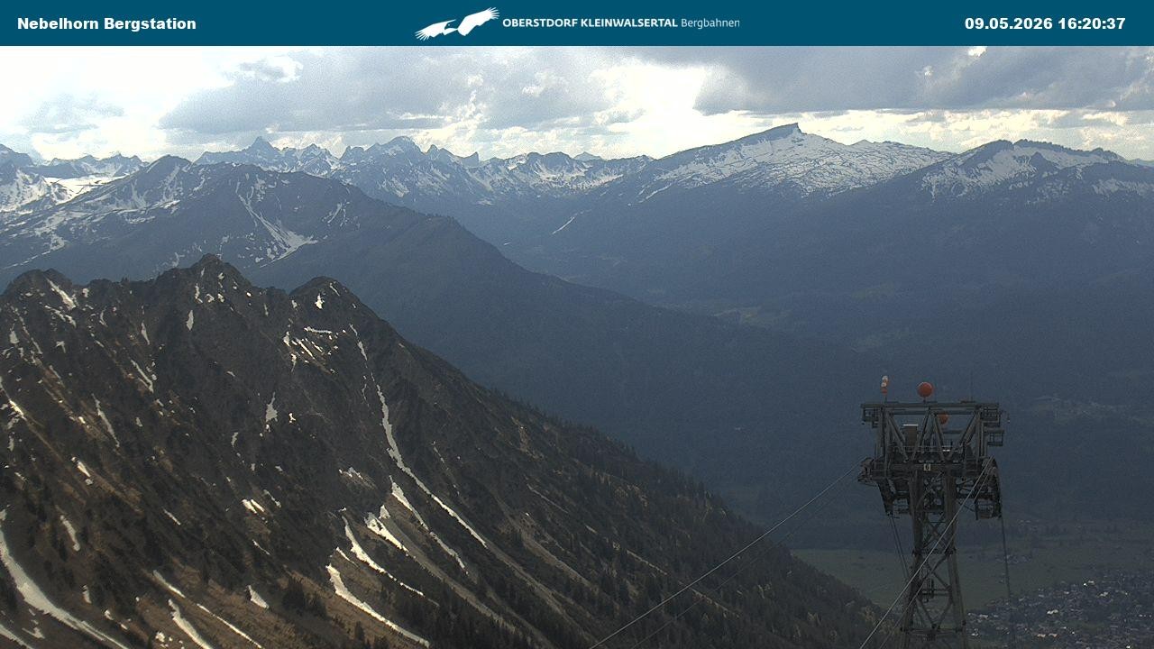 Archiv Foto Webcam Blick von der "Höfatsblick" Bergstation ins Tal