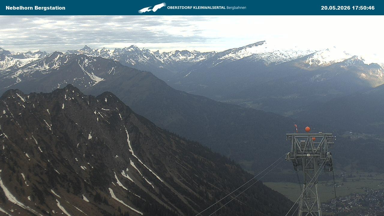 Archiv Foto Webcam Blick von der "Höfatsblick" Bergstation ins Tal