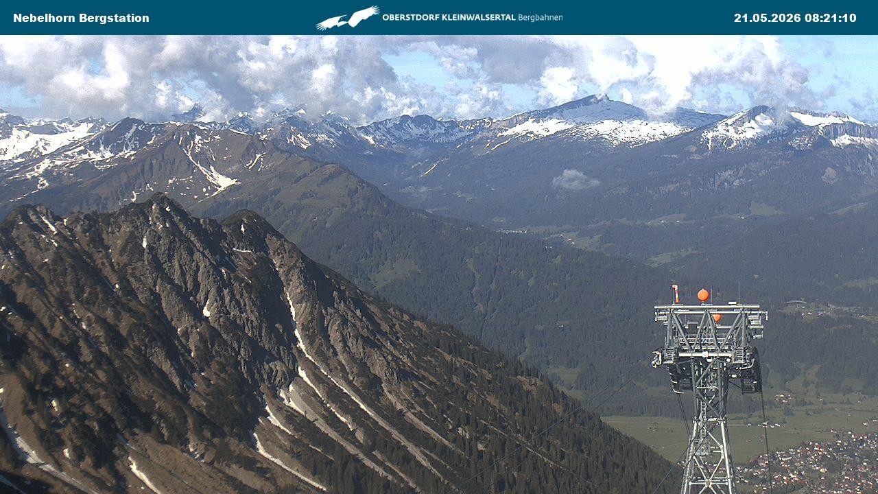 Archiv Foto Webcam Blick von der "Höfatsblick" Bergstation ins Tal