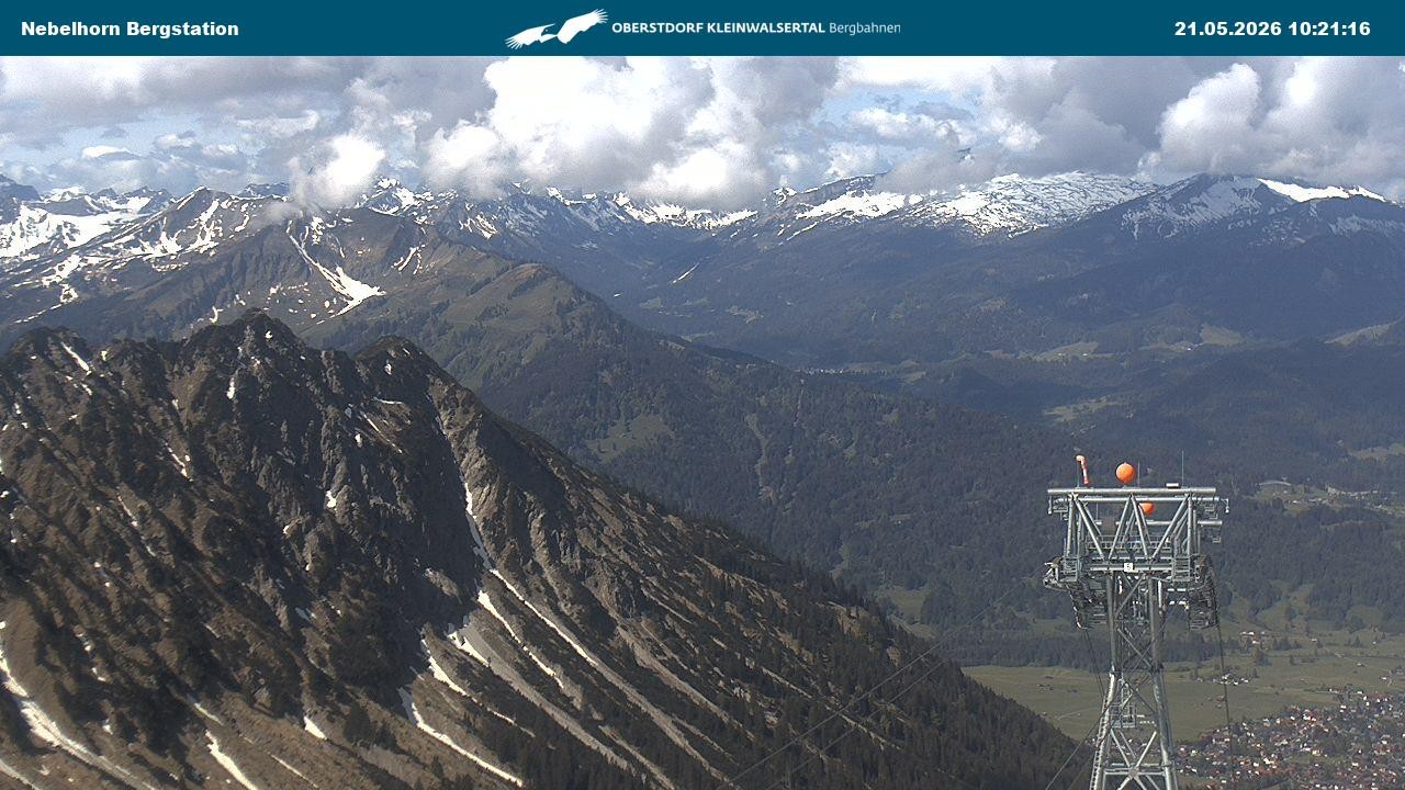 Archiv Foto Webcam Blick von der "Höfatsblick" Bergstation ins Tal