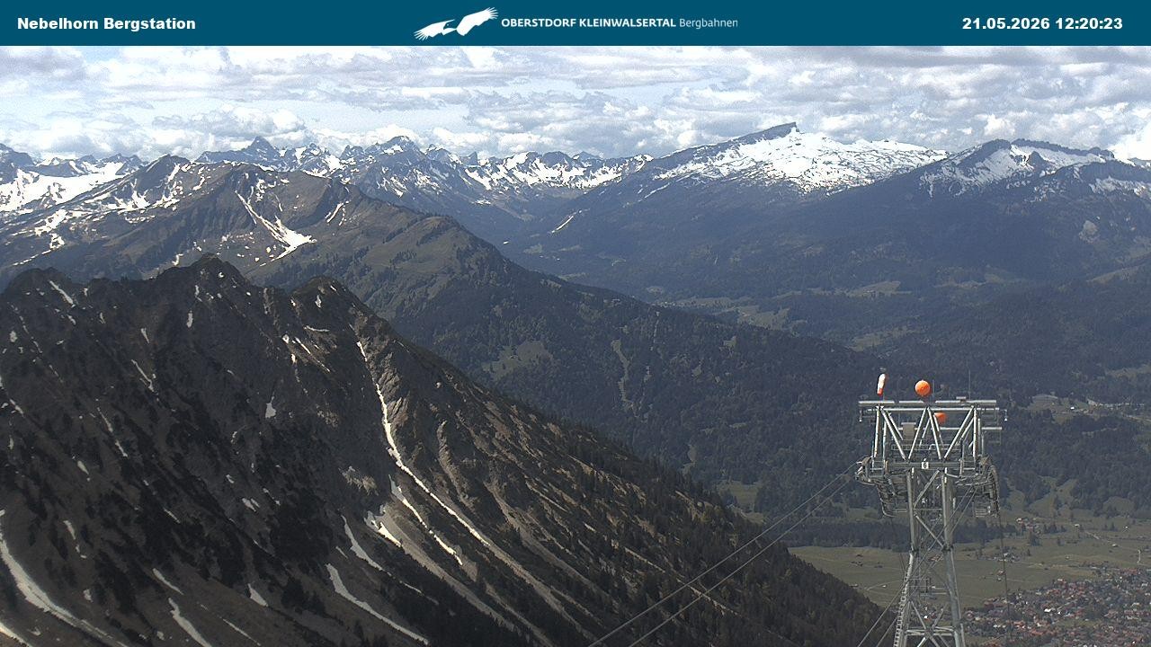 Archiv Foto Webcam Blick von der "Höfatsblick" Bergstation ins Tal