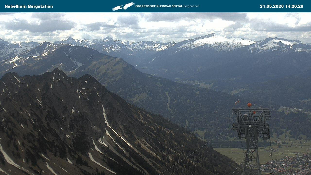 Archiv Foto Webcam Blick von der "Höfatsblick" Bergstation ins Tal