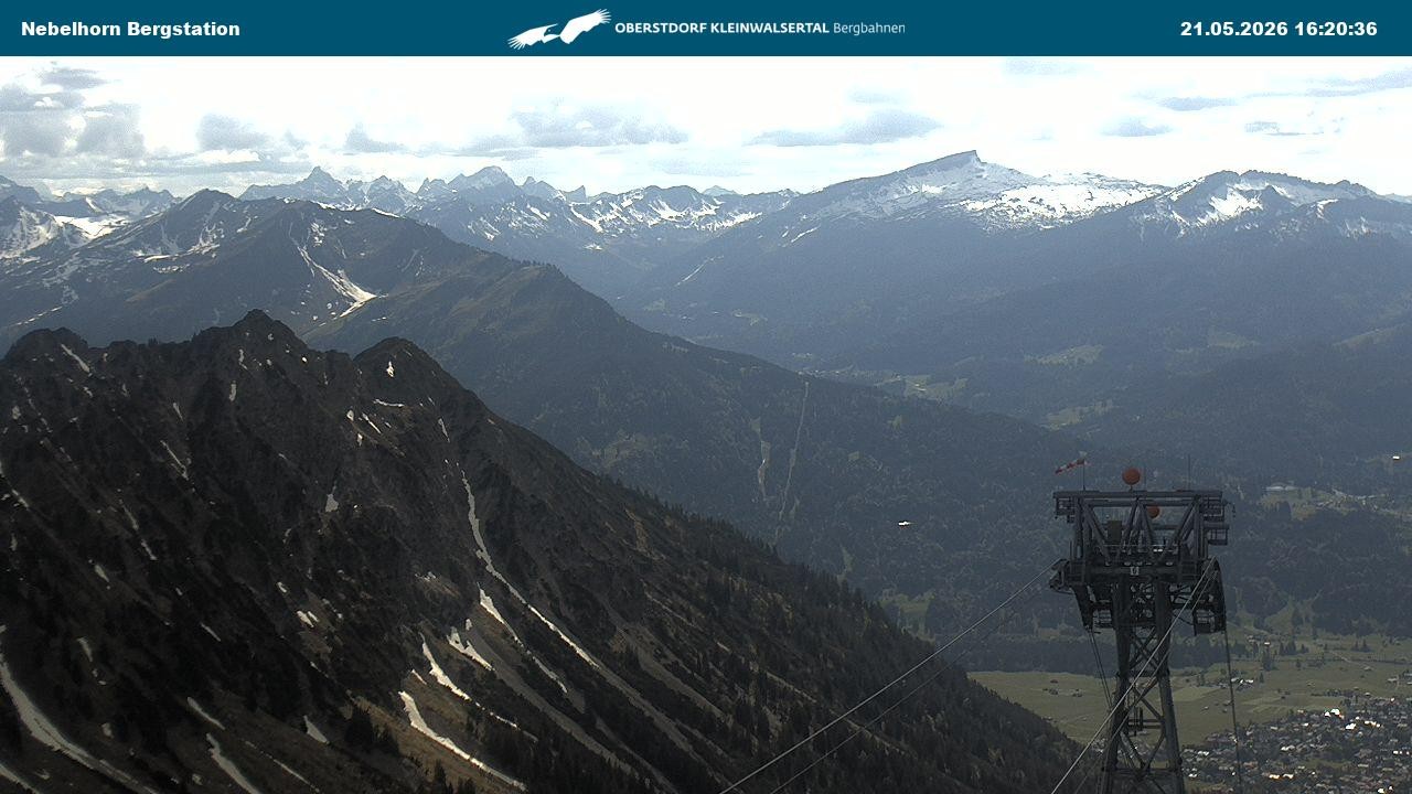 Archiv Foto Webcam Blick von der "Höfatsblick" Bergstation ins Tal