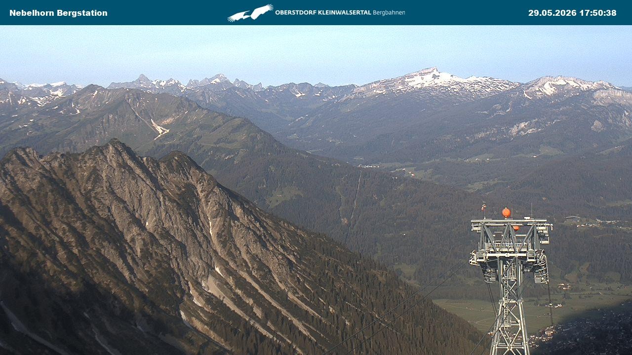 Archiv Foto Webcam Blick von der "Höfatsblick" Bergstation ins Tal