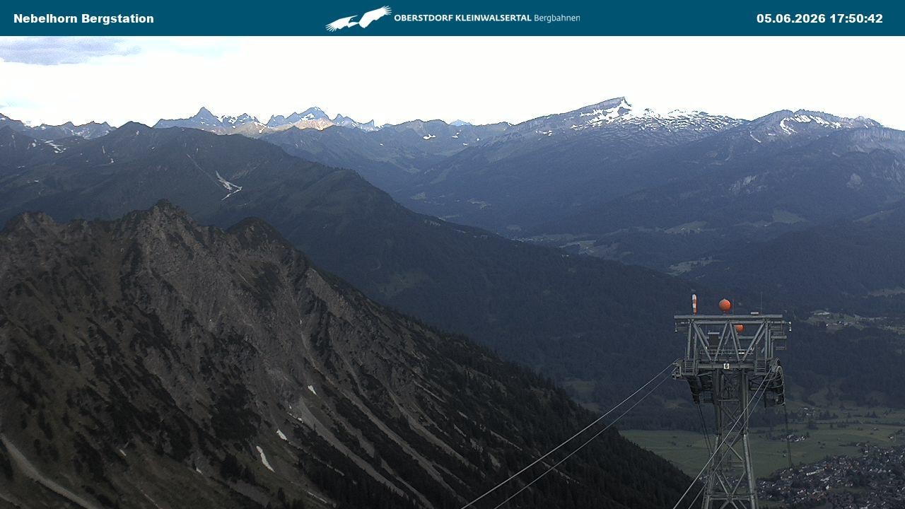 Archiv Foto Webcam Blick von der "Höfatsblick" Bergstation ins Tal