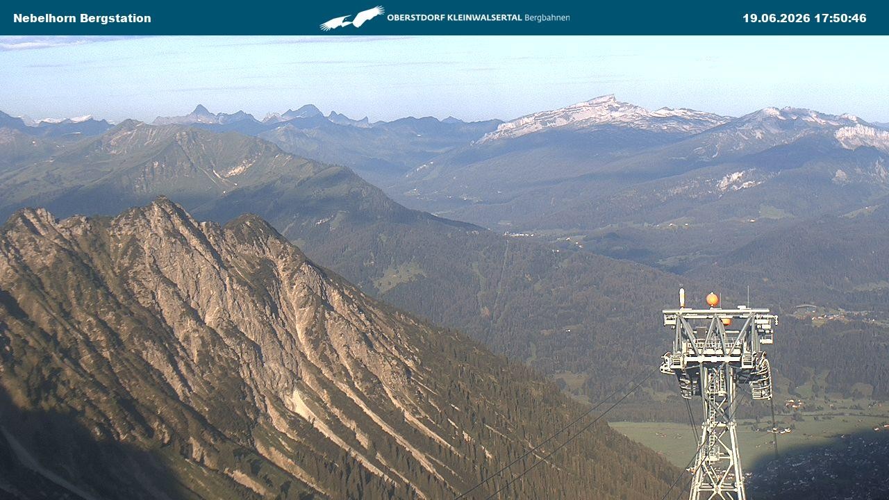 Archiv Foto Webcam Blick von der "Höfatsblick" Bergstation ins Tal