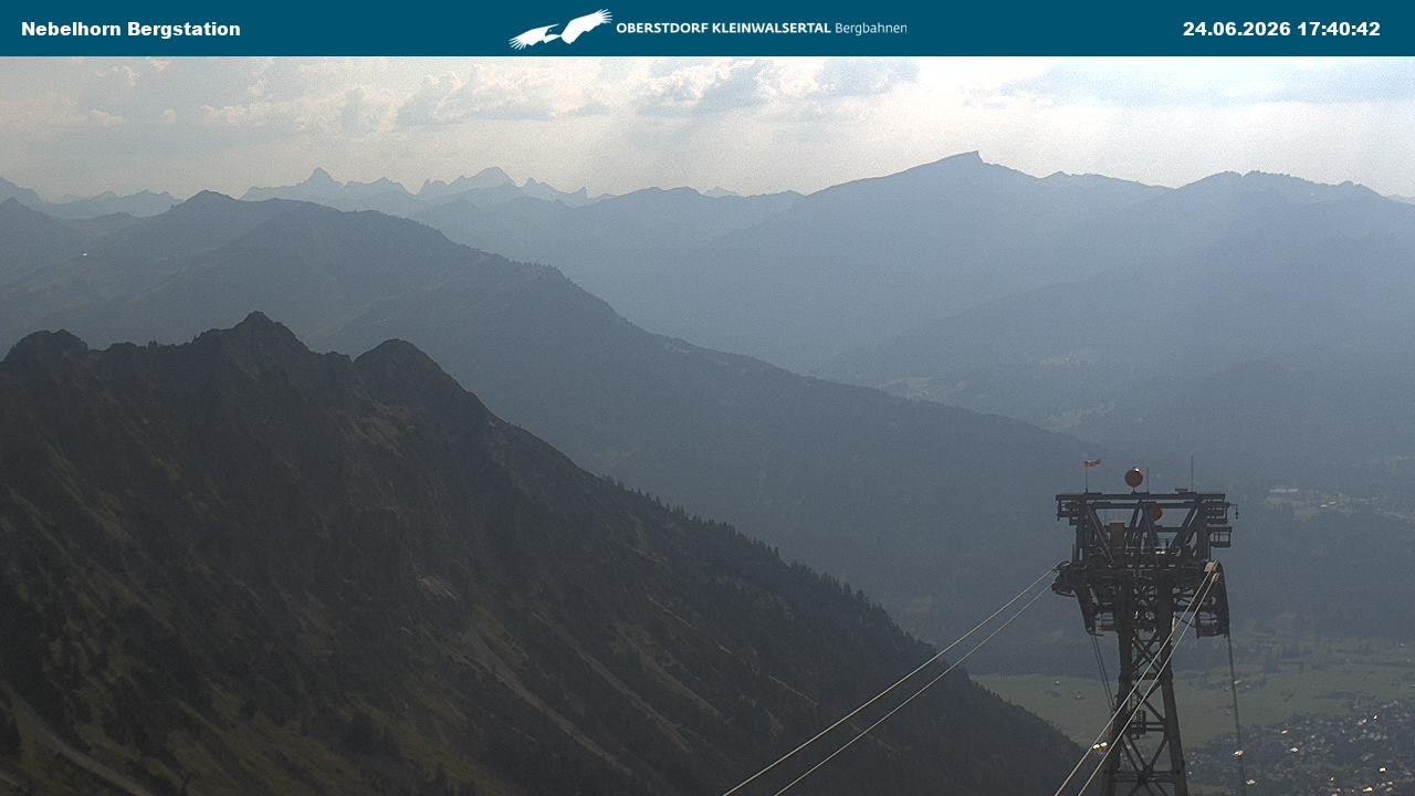 Archiv Foto Webcam Blick von der "Höfatsblick" Bergstation ins Tal