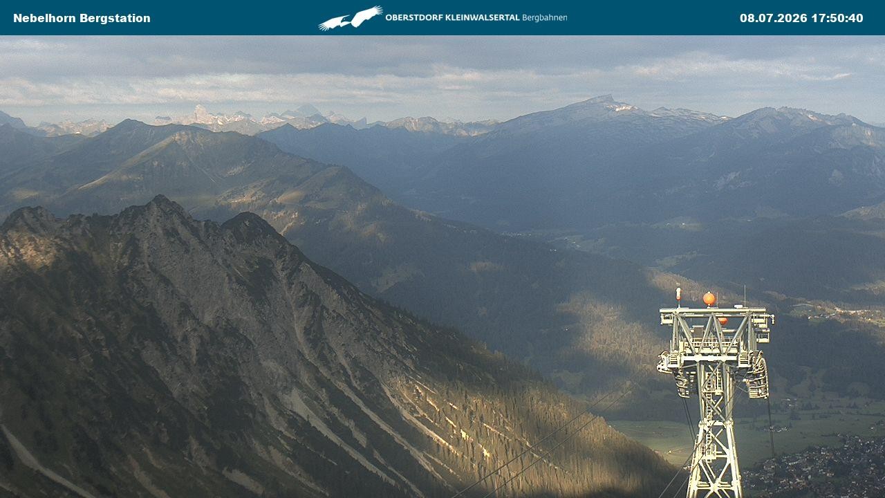 Archiv Foto Webcam Blick von der "Höfatsblick" Bergstation ins Tal