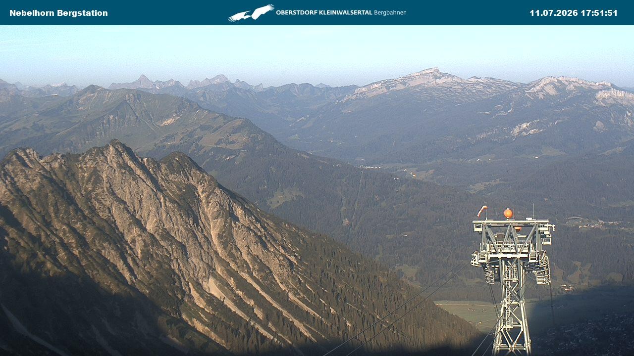 Archiv Foto Webcam Blick von der "Höfatsblick" Bergstation ins Tal