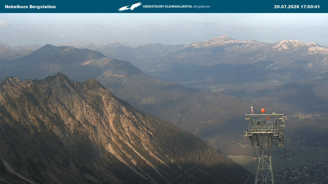 Archiv Foto Webcam Blick von der "Höfatsblick" Bergstation ins Tal