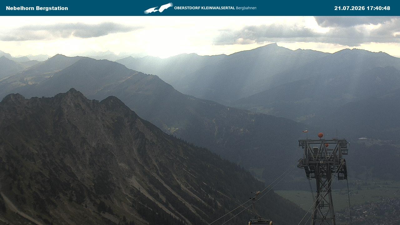 Archiv Foto Webcam Blick von der "Höfatsblick" Bergstation ins Tal