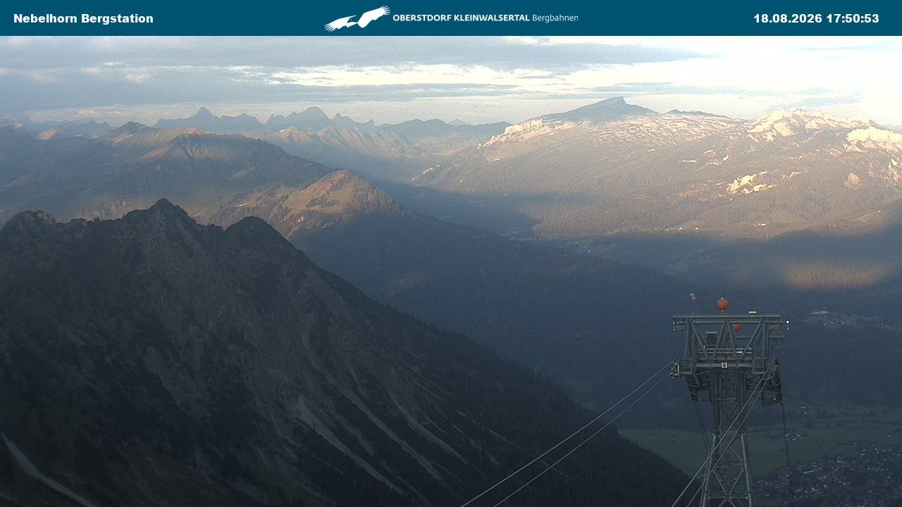 Archiv Foto Webcam Blick von der "Höfatsblick" Bergstation ins Tal